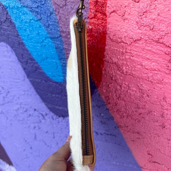 Canoe, western leather cowhide clutch - Picture 5 of 9